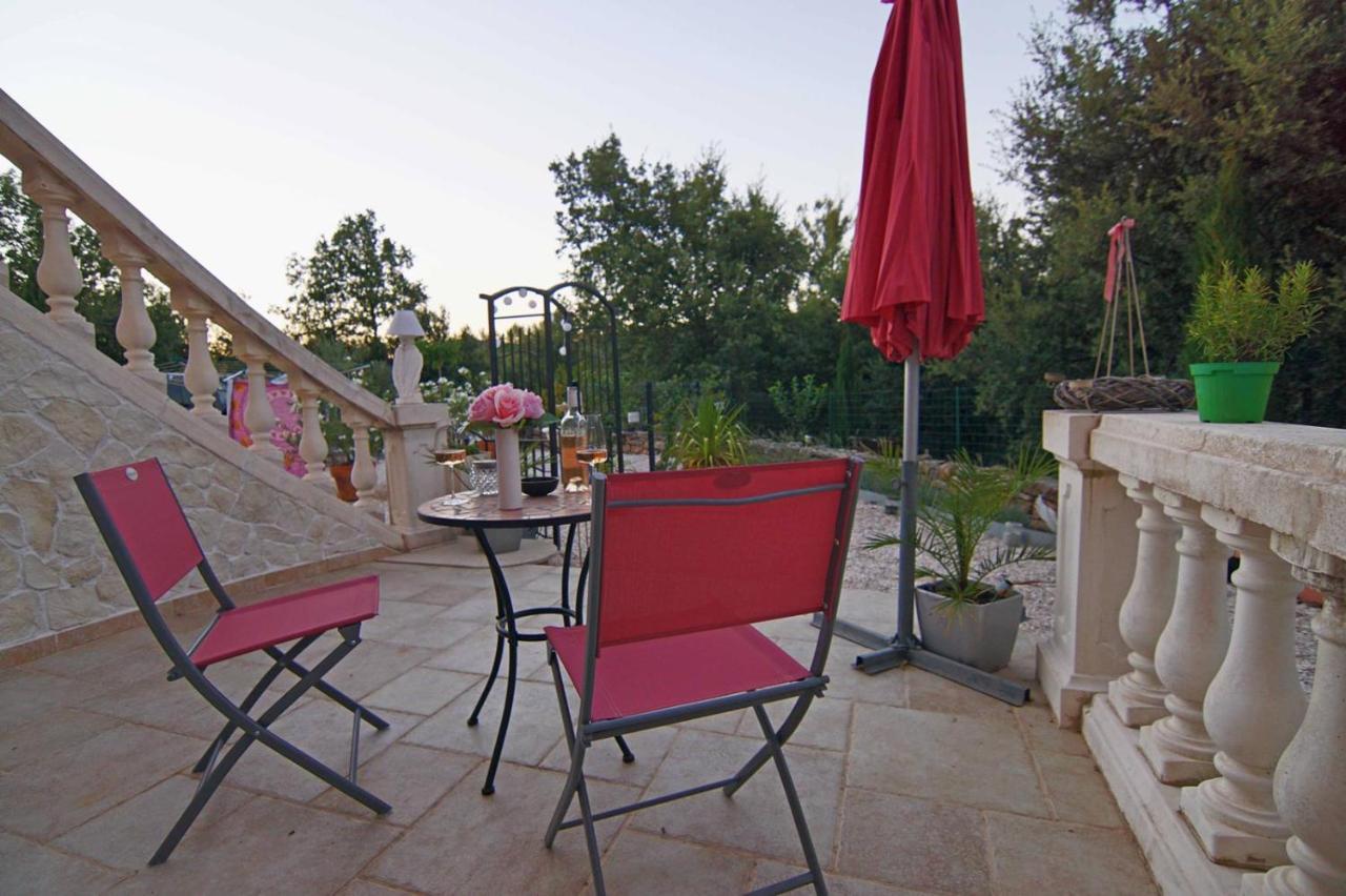 Chez Amali - Stielvolle Ferienwohnung In Der Provence Mit Terrasse Brignoles Eksteriør billede