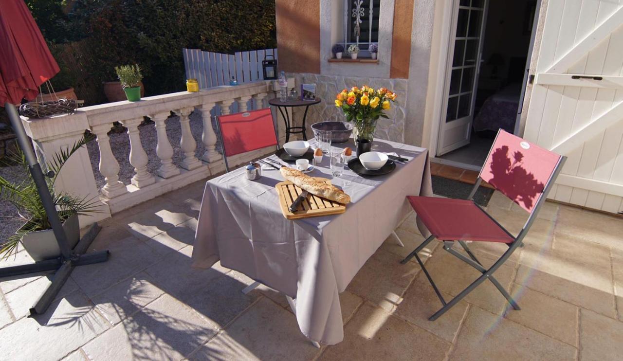 Chez Amali - Stielvolle Ferienwohnung In Der Provence Mit Terrasse Brignoles Eksteriør billede