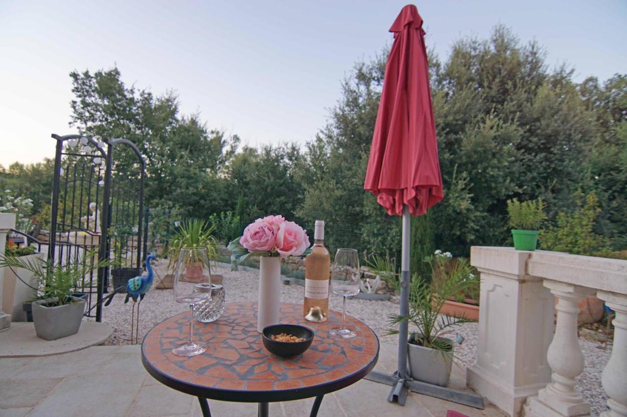 Chez Amali - Stielvolle Ferienwohnung In Der Provence Mit Terrasse Brignoles Eksteriør billede