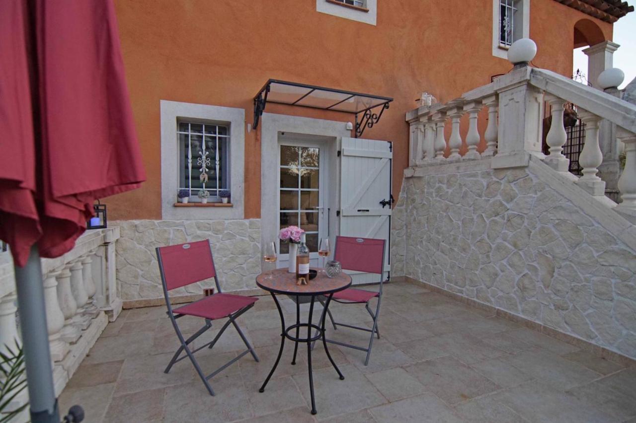 Chez Amali - Stielvolle Ferienwohnung In Der Provence Mit Terrasse Brignoles Eksteriør billede